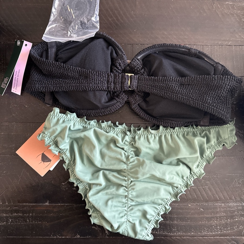 Bikini Set - Picture 2 of 6